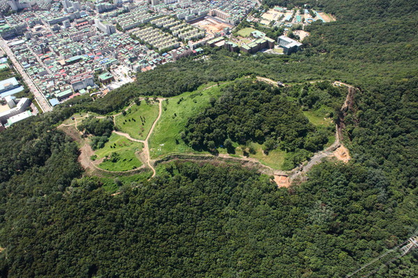 ▲ 계양산성 전경.