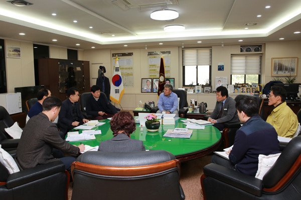 ▲ 군포시의회, 원도심 주거권 관련 간담회 가져.