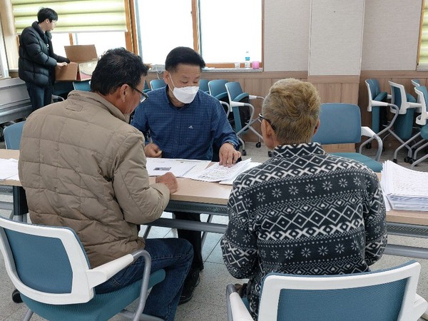▲ 소상공인 특례보증 이동출장소 운영모습.