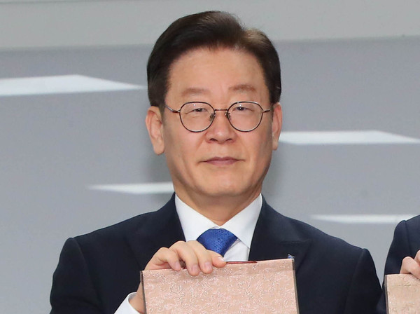 ▲ 미소짓는 이재명 경기도지사.
