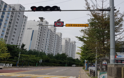 ▲ 어린이보호구역 무인 교통단속장비 설치 모습.