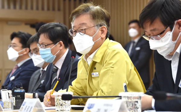 ▲ 배달앱 독과점 대책회의에서 발언하는 이재명 경기도지사.