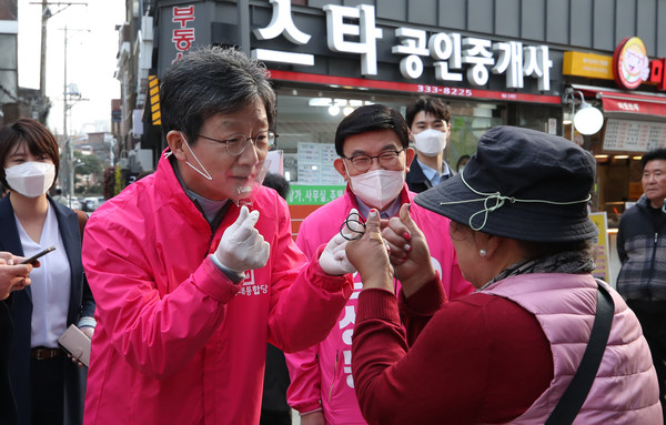 ▲ 후보 지원유세하는 유승민 의원.