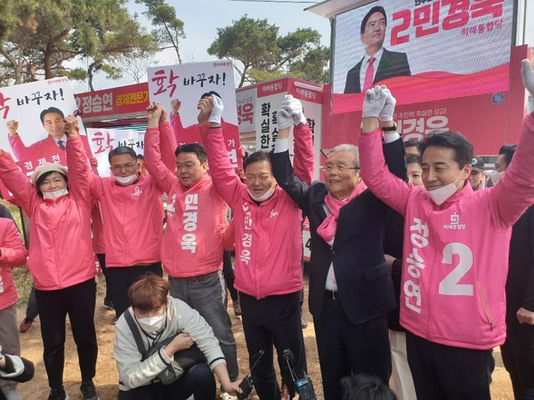 ▲ 지지 호소하는 인천지역 후보들.