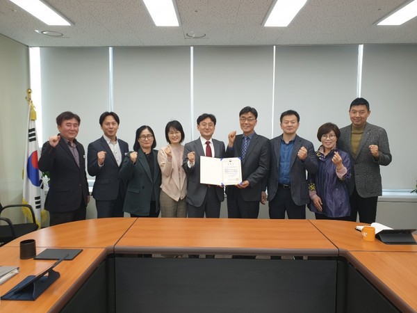 ▲ 일자리 창출 유공 행안부장관 표창 수상 기념촬영.