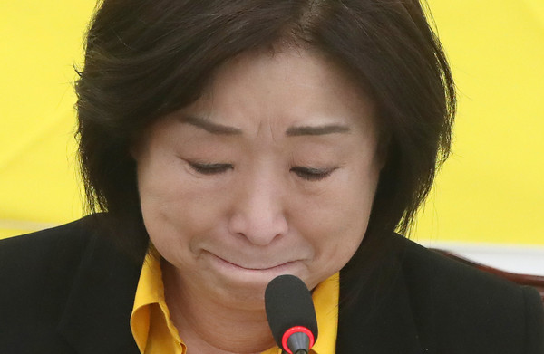 ▲ 눈물 흘리는 심상정 대표.