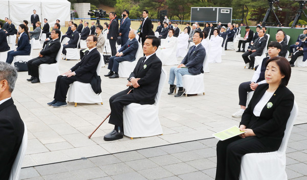 ▲ 4.19혁명 60주년 기념식 참석한 이해찬·심재철·심상정 대표.