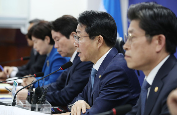 ▲ 발언하는 조정식 정책위의장.