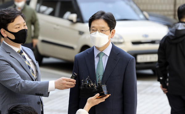 ▲ 재판부 구성 바뀐 뒤 첫 공판 출석하는 김경수 경남도지사.