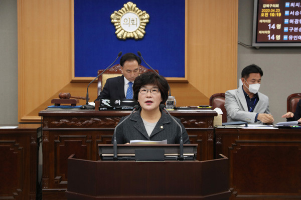 ▲ 유인애 부의장의 5분 발언 모습.