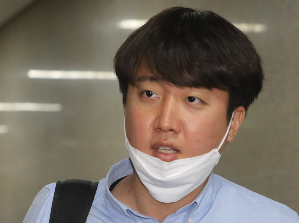 ▲ 최고위 참석하는 이준석 미래통합당 최고위원.