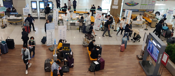 ▲ 분주한 인천공항 현장 대기소.