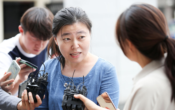 ▲ 기자들 질문에 답하는 임은정 울산지검 부장검사.