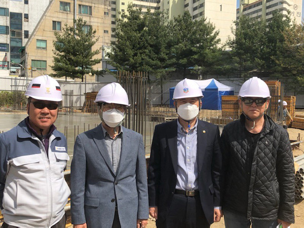 ▲ 이진 의원, 파주고 다목적체육관 건립현장 방문.