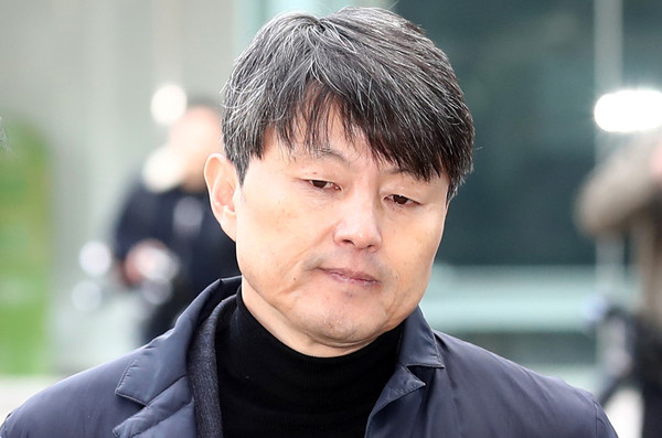 ▲ 생각에 잠긴 유재수 전 경제부시장.