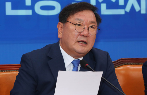 ▲ 현안관련 발언하는 김태년 원내대표.