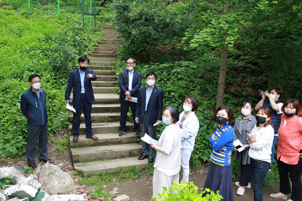 ▲ 군포시의회, 김귀근 의원 주민들과 현장 탐방.