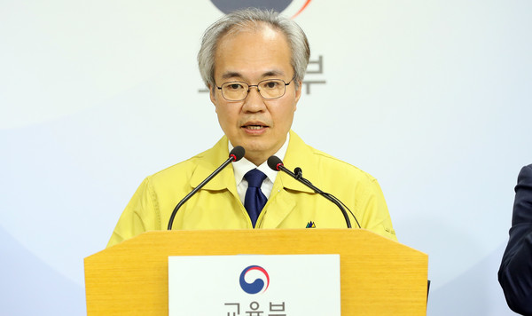 ▲브리핑하는 권준욱 방대본 부본부장.