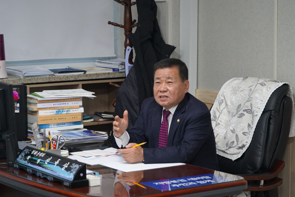 ▲ 강화군의회 신득상 의장.