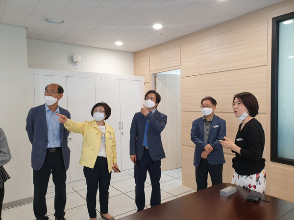 ▲ 경기도의회, 배수문 의원 경기도보건환경연구원 방문.