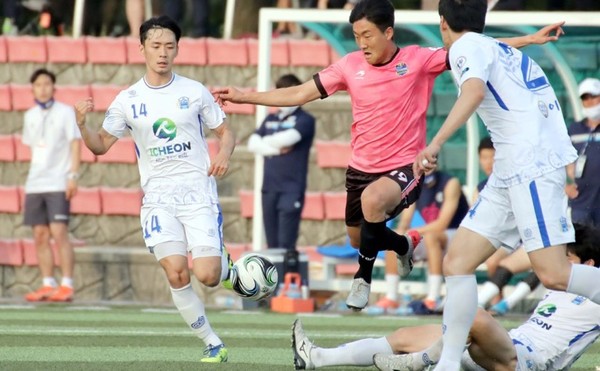 ▲ 남동구민축구단 대 이천시민축구단 시합.