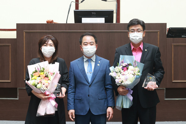 ▲ 광주시의회, 방세환 부의장‧황소제 의원 의정활동 우수의원 선정.