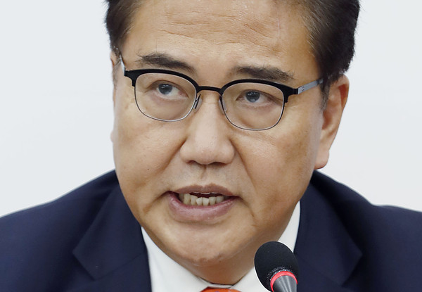 ▲ 북한 규탄 발언하는 박진 위원장.
