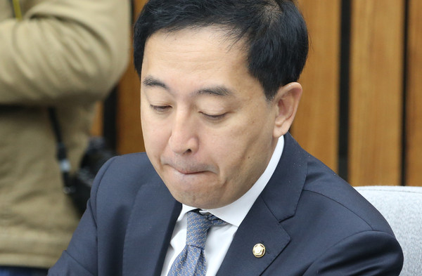 ▲ 생각에 잠긴 금태섭 의원.