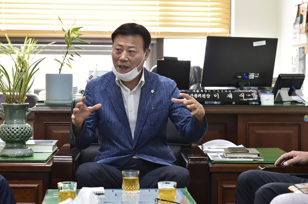 ▲ 이재식 복지건설위원장.