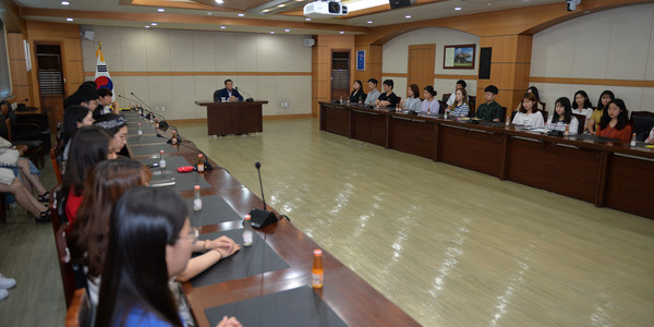 ▲ 강화군 직장체험 대학생 간담회 모습.