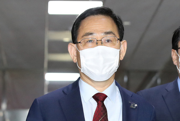 ▲ 국회의장실 향하는 주호영 통합당 원내대표.