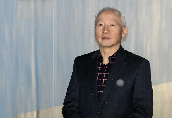 ▲ 생각에 잠긴 남재준 전 국정원장.