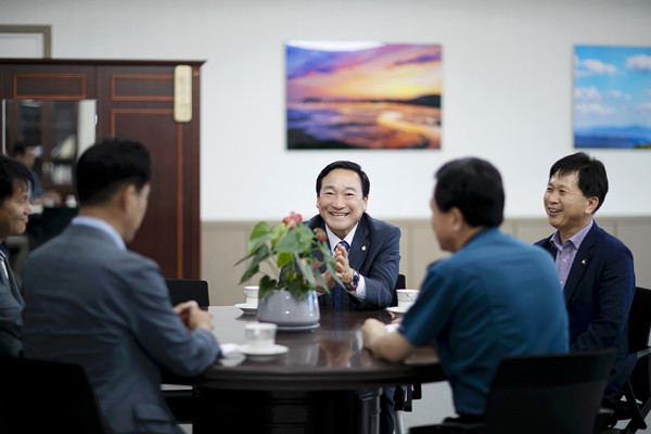 ▲ 화성시의회, 원유민 의장 유관기관 방문.