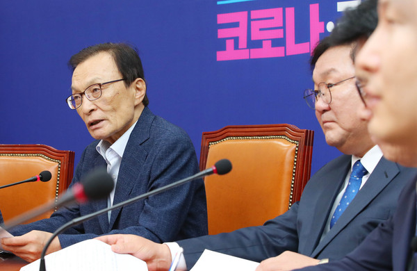 ▲ 현안관련 발언하는 이해찬 대표.