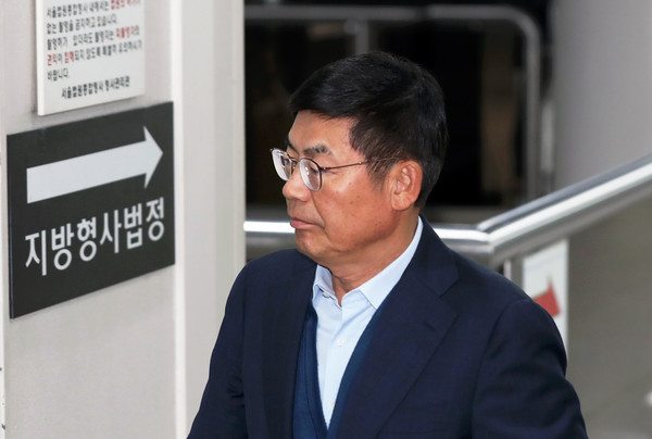 ▲ 공판 출석하는 이상훈 삼성전자 이사회 의장.