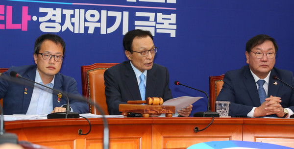 ▲ 현안관련 발언하는 이해찬 대표.