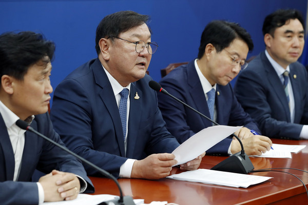 ▲ 정책조정회의에서 발언하는 김태년 원내대표.