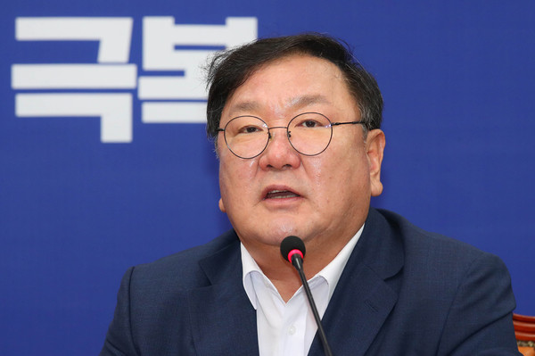 ▲ 현안 관련 발언하는 김태년 원내대표.