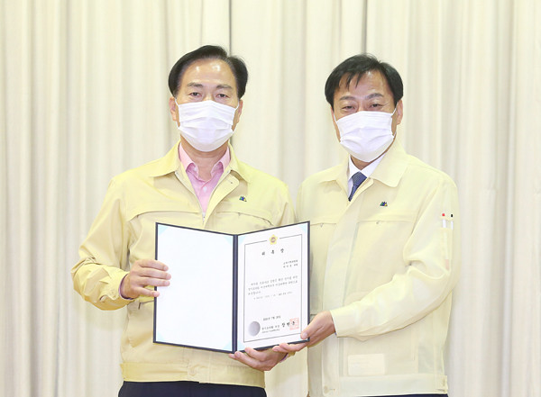 ▲ 박덕동 의원(왼쪽), 후반기 코로나19 비상대책위원 선임.