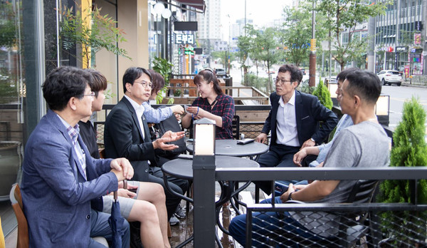 ▲ 상인들 의견 청취하는 이재현 서구청장.