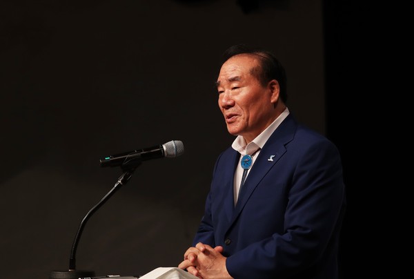 ▲ ‘제8회 꿈을 실은 독서열차’에서 발언하는 장휘국 광주광역시교육감.