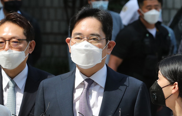 ▲ 생각에 잠긴 이재용 삼성전자 부회장.