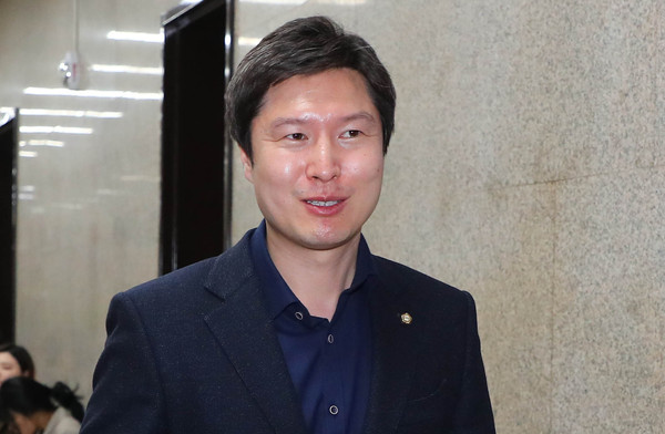 ▲ 발언하는 김해영 최고위원.
