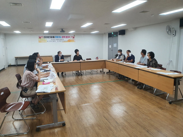 ▲ 옥산초등학교 앞 불법 주정차 단속관련 정담회.
