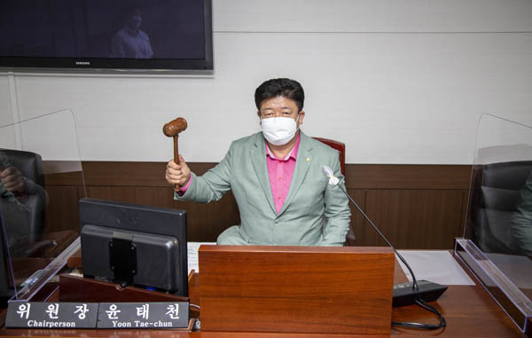 ▲ 안산시의회, 예결위원장 윤태천 의원 선출.