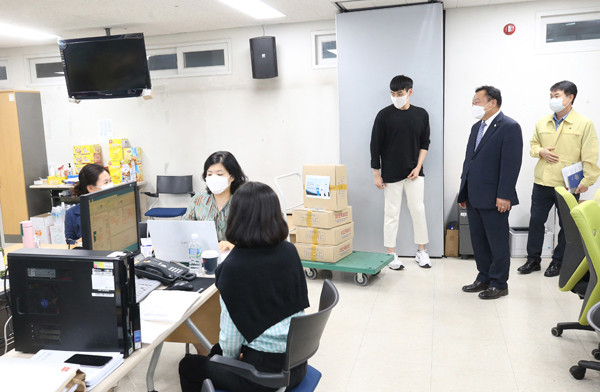 ▲ 김일영 의장 성북보건소 방문.