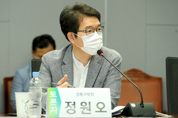 ▲ 토론에 참여하고 있는 정원오 성동구청장.
