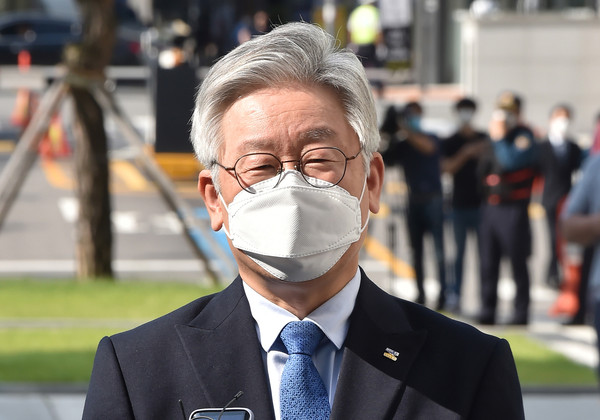 ▲ 첫 파기환송심 출석한 이재명 경기도지사.