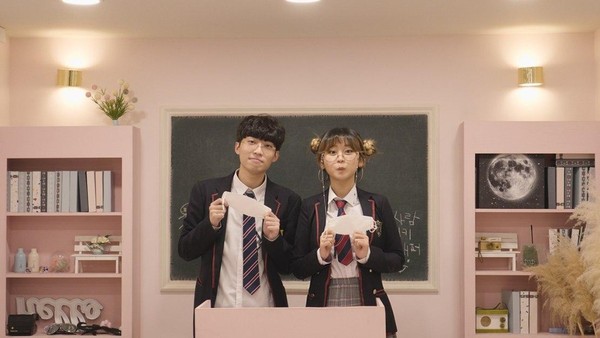 ▲ '마스크 송' 뮤직비디오 장면.