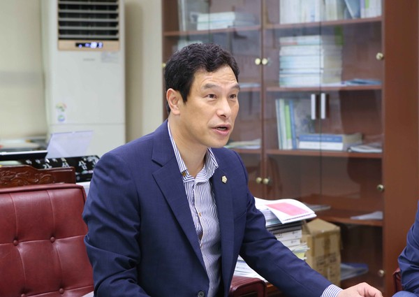 ▲ 3기 신도시 이축권 관련 간담회 참여한 강섬상 부의장.